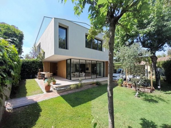 casa indipendente in vendita a Forte dei Marmi