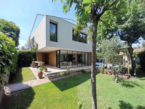 casa indipendente in vendita a Forte dei Marmi
