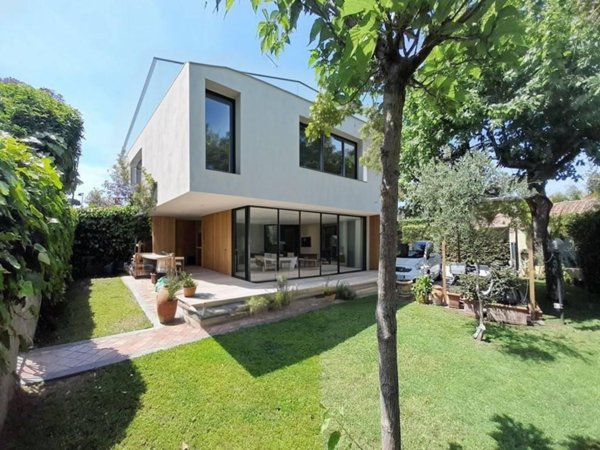 casa indipendente in vendita a Forte dei Marmi