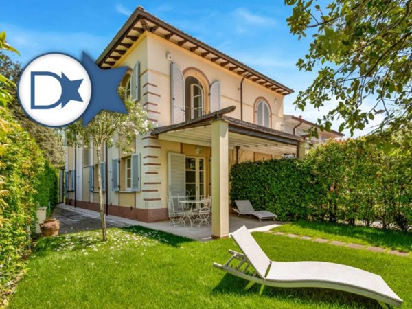 casa indipendente in vendita a Forte dei Marmi in zona Vittoria Apuana