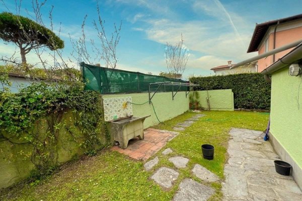 casa indipendente in vendita a Forte dei Marmi