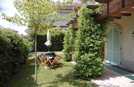 casa indipendente in vendita a Forte dei Marmi