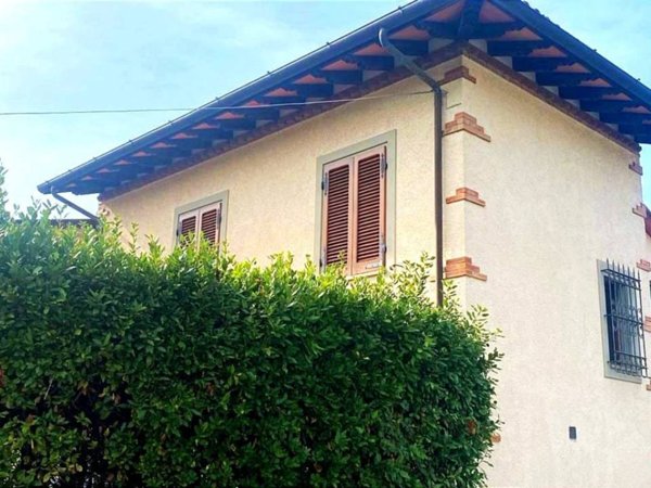casa indipendente in vendita a Forte dei Marmi