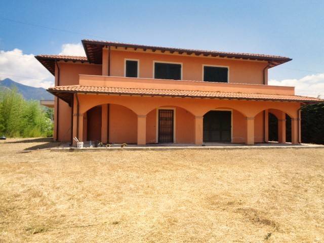 casa indipendente in vendita a Forte dei Marmi in zona Vittoria Apuana