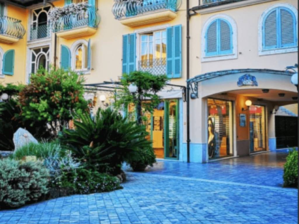 negozio in vendita a Forte dei Marmi