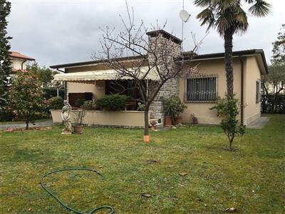casa indipendente in vendita a Forte dei Marmi