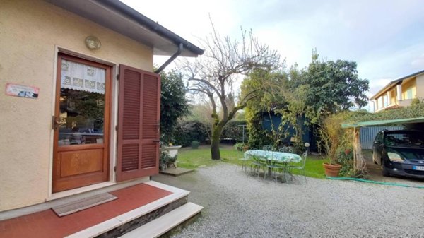 casa indipendente in vendita a Forte dei Marmi