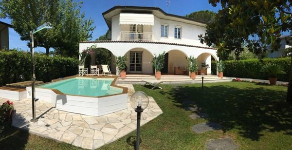 casa indipendente in vendita a Forte dei Marmi