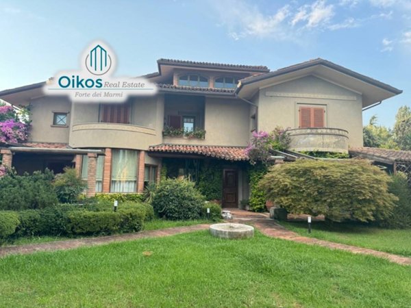 casa indipendente in vendita a Forte dei Marmi