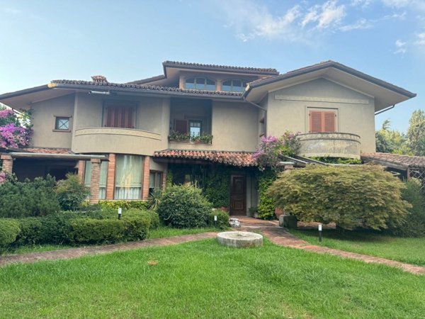 casa indipendente in vendita a Forte dei Marmi