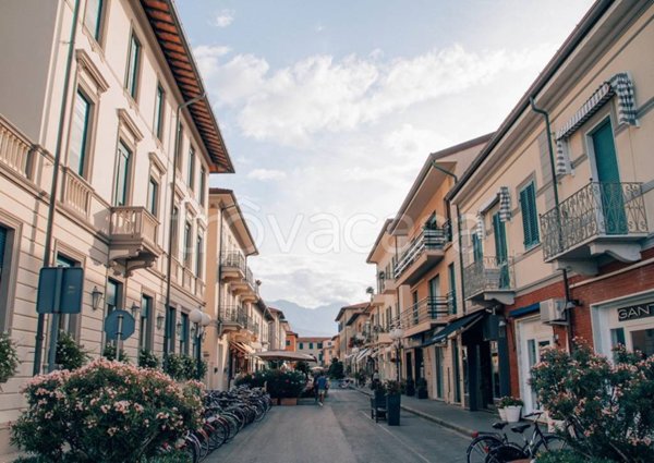 appartamento in vendita a Forte dei Marmi in zona Roma Imperiale