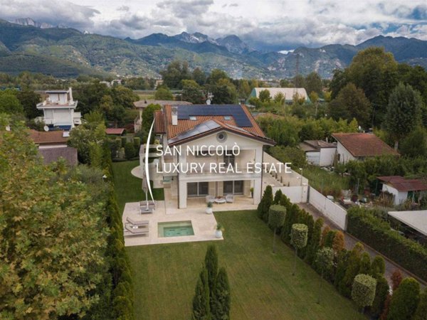 casa indipendente in vendita a Forte dei Marmi