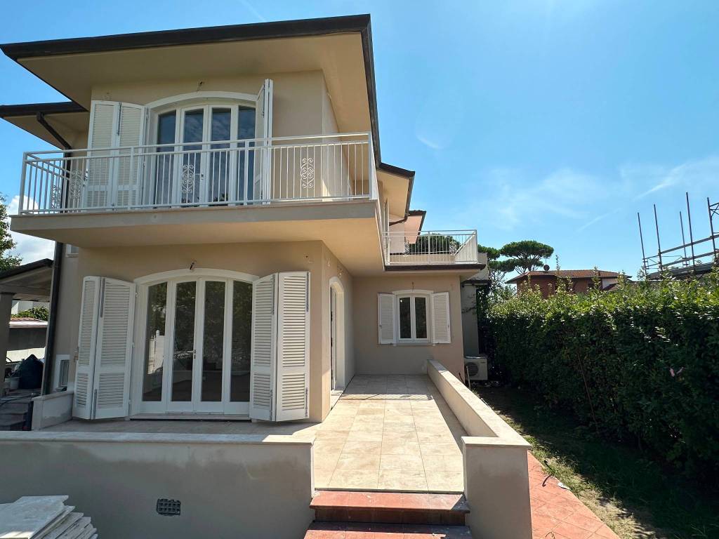 casa indipendente in vendita a Forte dei Marmi