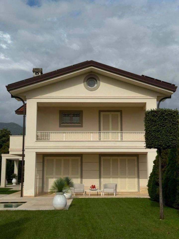 casa indipendente in vendita a Forte dei Marmi