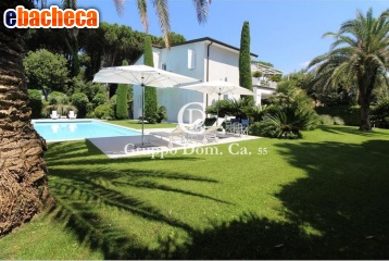 casa indipendente in vendita a Forte dei Marmi in zona Roma Imperiale