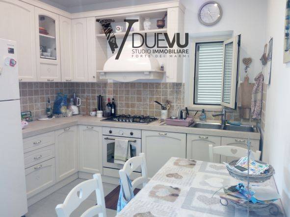 casa indipendente in vendita a Forte dei Marmi in zona Vittoria Apuana