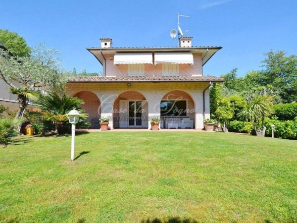 casa indipendente in vendita a Forte dei Marmi