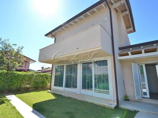casa indipendente in vendita a Forte dei Marmi