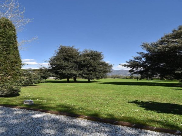 casa indipendente in vendita a Forte dei Marmi in zona Vaiana