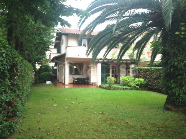 casa indipendente in vendita a Forte dei Marmi