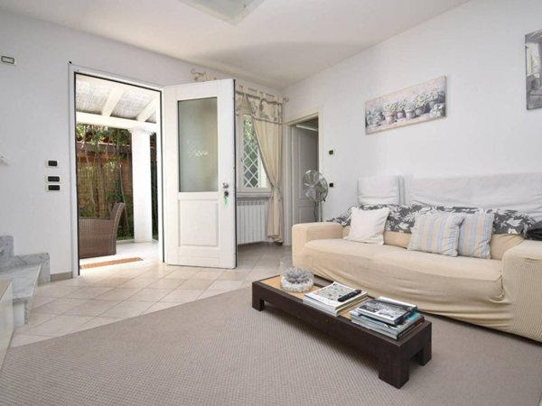 casa indipendente in vendita a Forte dei Marmi