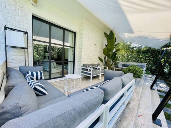 casa indipendente in vendita a Forte dei Marmi