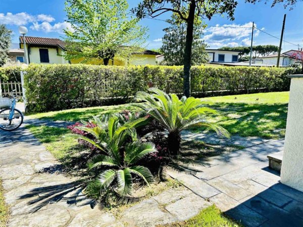 casa indipendente in vendita a Forte dei Marmi