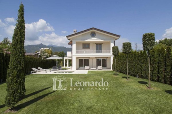 casa indipendente in vendita a Forte dei Marmi