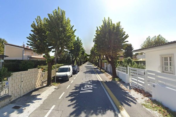 casa indipendente in vendita a Forte dei Marmi