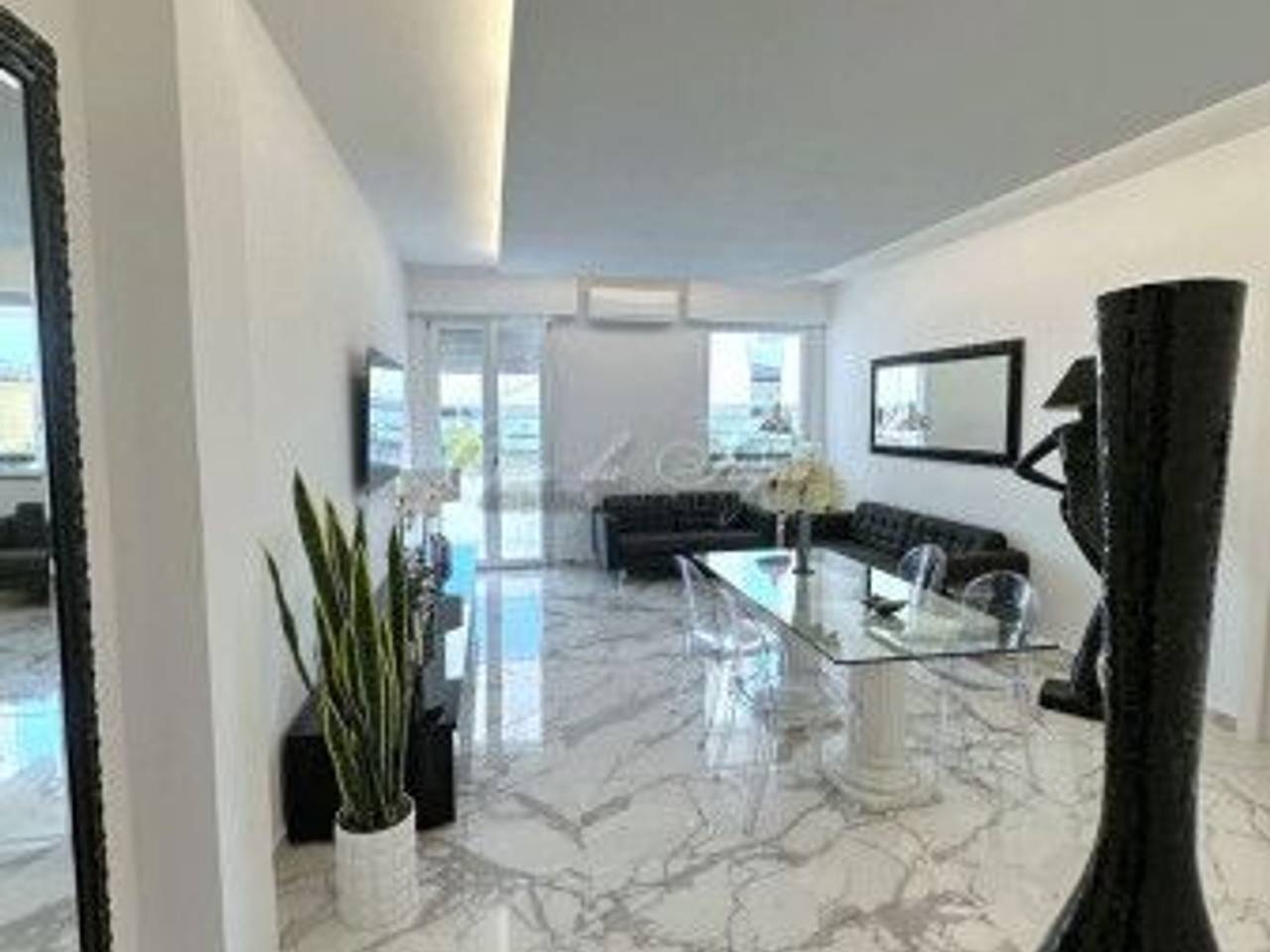 appartamento in vendita a Forte dei Marmi in zona Vittoria Apuana