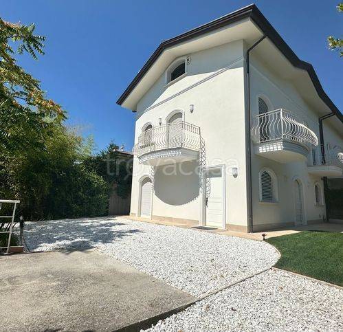casa indipendente in vendita a Forte dei Marmi