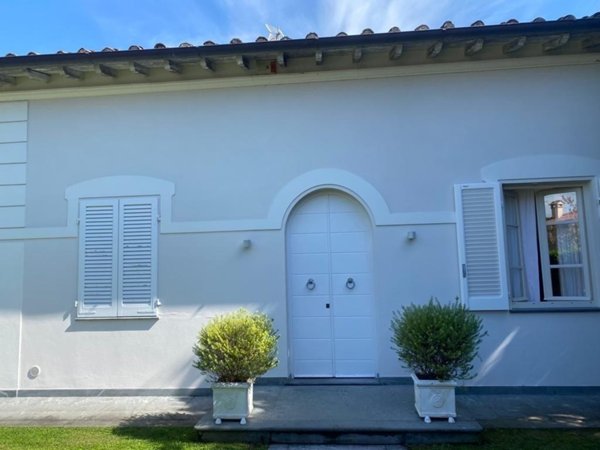 casa indipendente in vendita a Forte dei Marmi