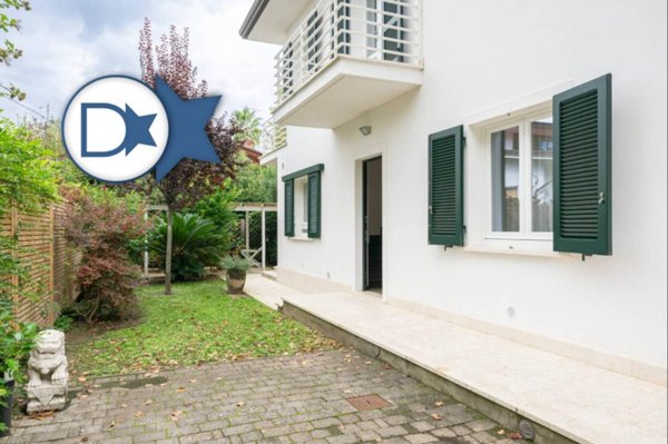 casa indipendente in vendita a Forte dei Marmi