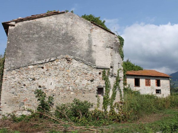 rudere in vendita a Forte dei Marmi in zona Vittoria Apuana