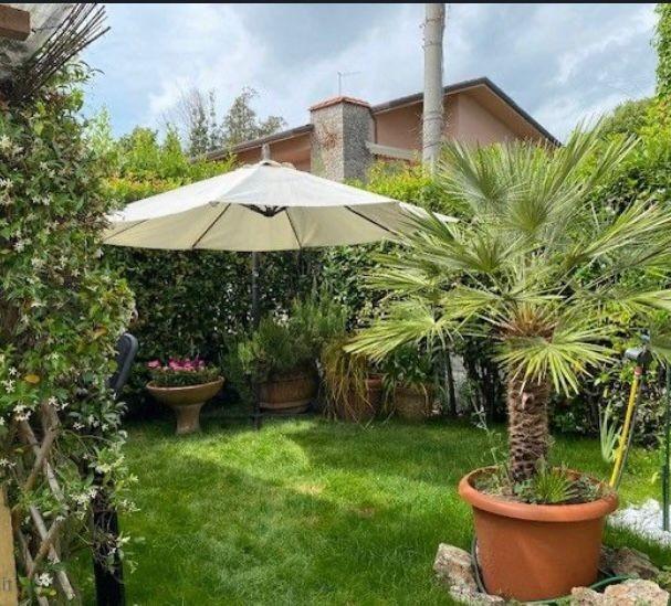 casa indipendente in vendita a Forte dei Marmi