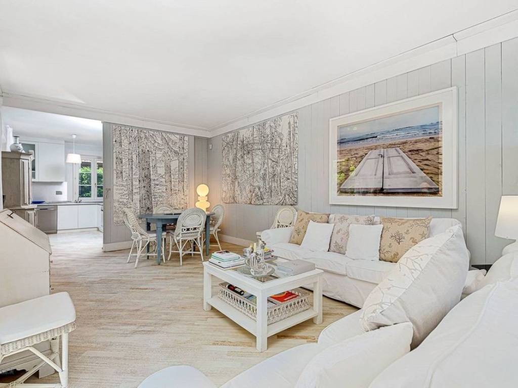 appartamento in vendita a Forte dei Marmi in zona Roma Imperiale