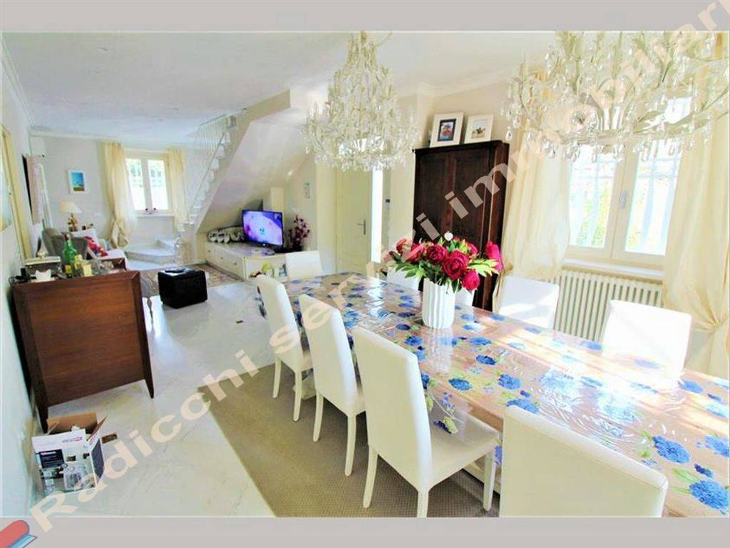casa indipendente in vendita a Forte dei Marmi