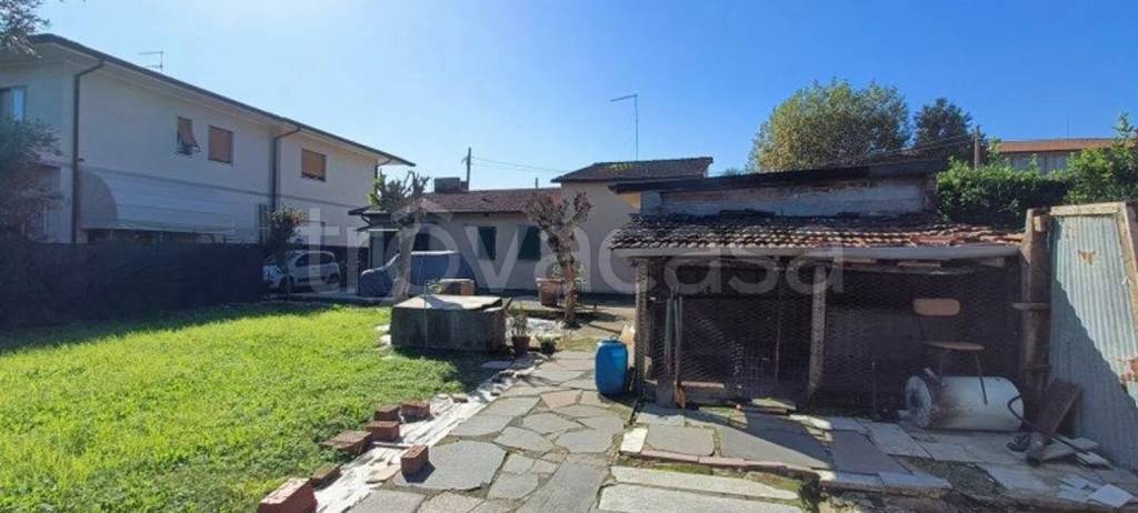 casa indipendente in vendita a Forte dei Marmi in zona Vaiana