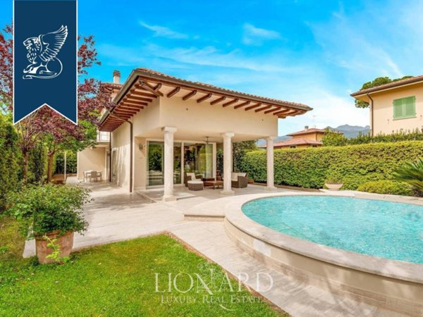 casa indipendente in vendita a Forte dei Marmi