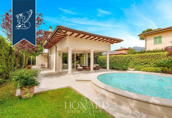 casa indipendente in vendita a Forte dei Marmi