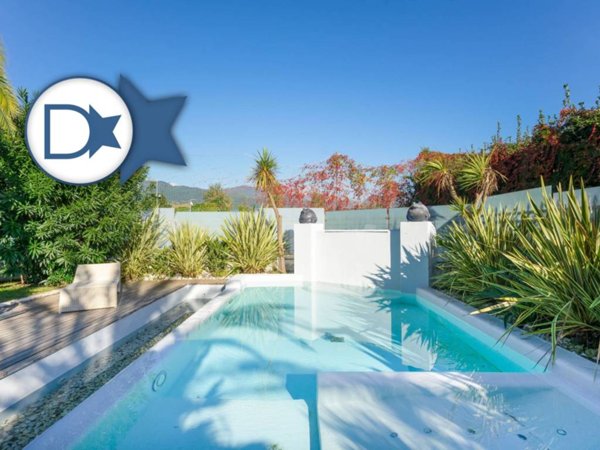 casa indipendente in vendita a Forte dei Marmi in zona Vittoria Apuana