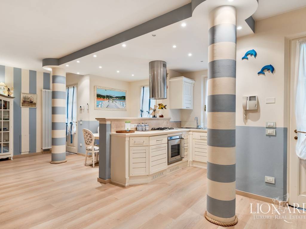 casa indipendente in vendita a Forte dei Marmi