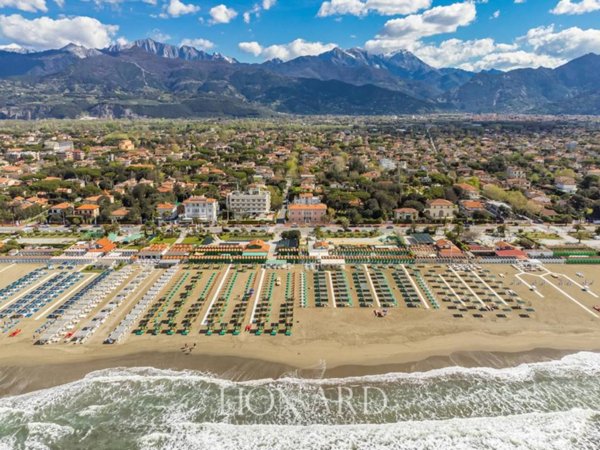 casa indipendente in vendita a Forte dei Marmi