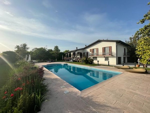 casa indipendente in vendita a Forte dei Marmi
