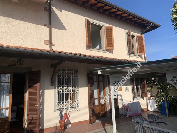 casa indipendente in vendita a Forte dei Marmi