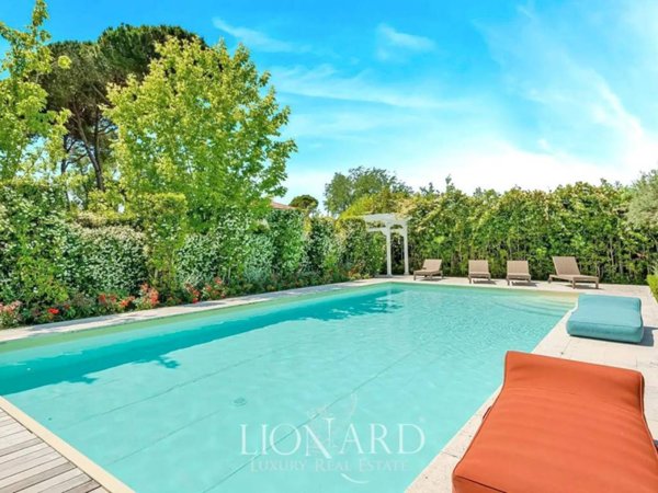 casa indipendente in vendita a Forte dei Marmi