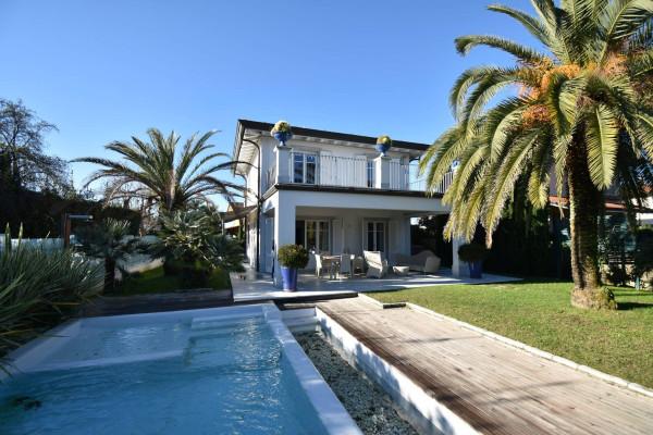 casa indipendente in vendita a Forte dei Marmi