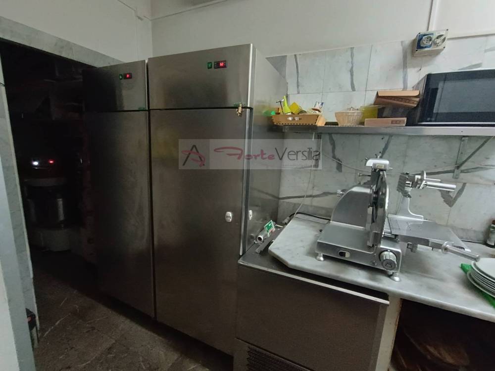 negozio in vendita a Forte dei Marmi