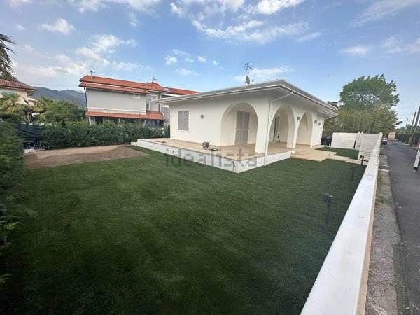 casa indipendente in vendita a Forte dei Marmi