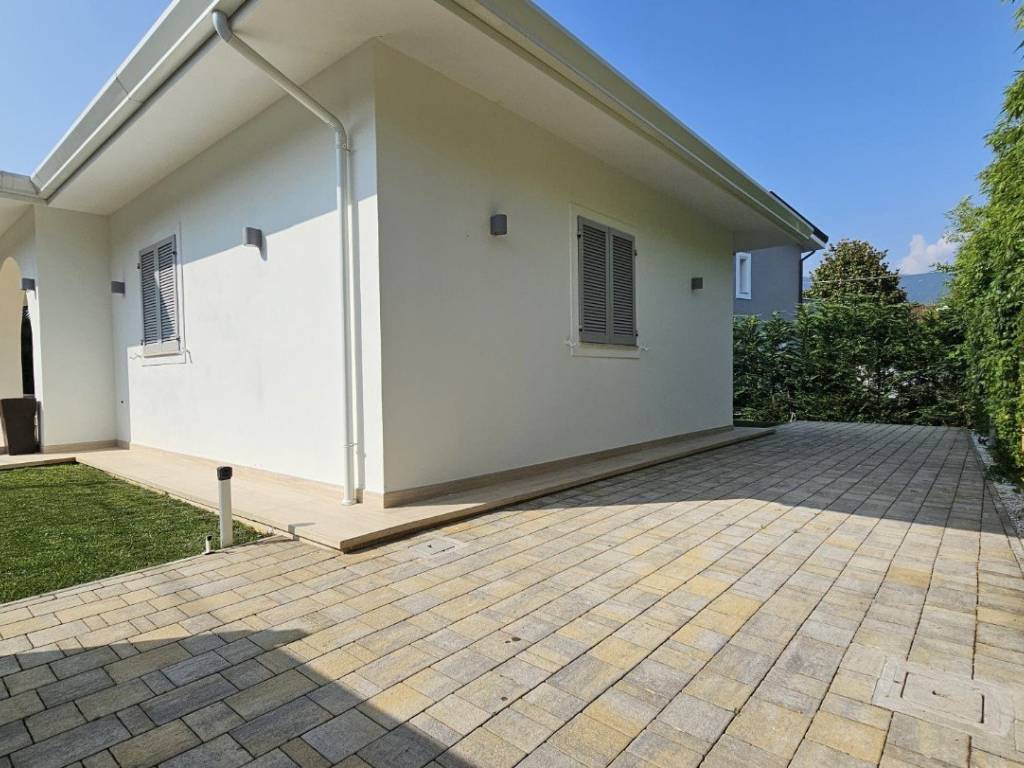 casa indipendente in vendita a Forte dei Marmi in zona Vittoria Apuana